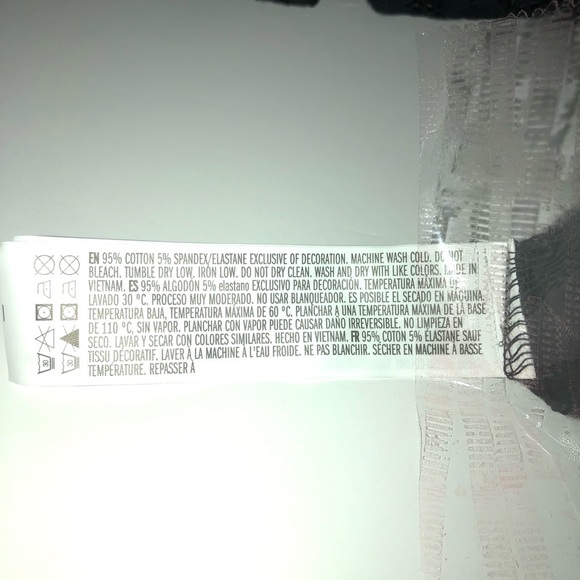 Forever 21 black puff sleeve crop top. - Picture 5 of 5